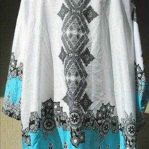 WHITE BLACK TEAL PAISLEY PRINT TOP SZ 3X 
29X30